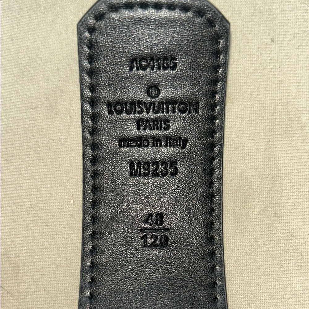 Louis Vuitton Black Leather Detail - Picture 3 of 4